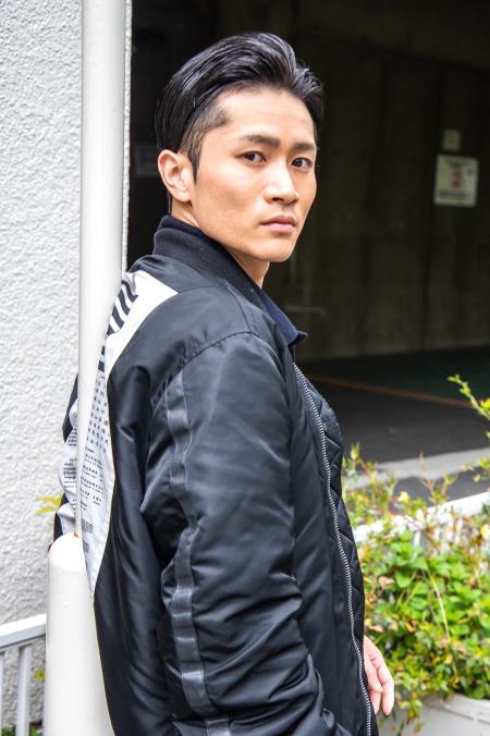 夢川閔巳 近影1