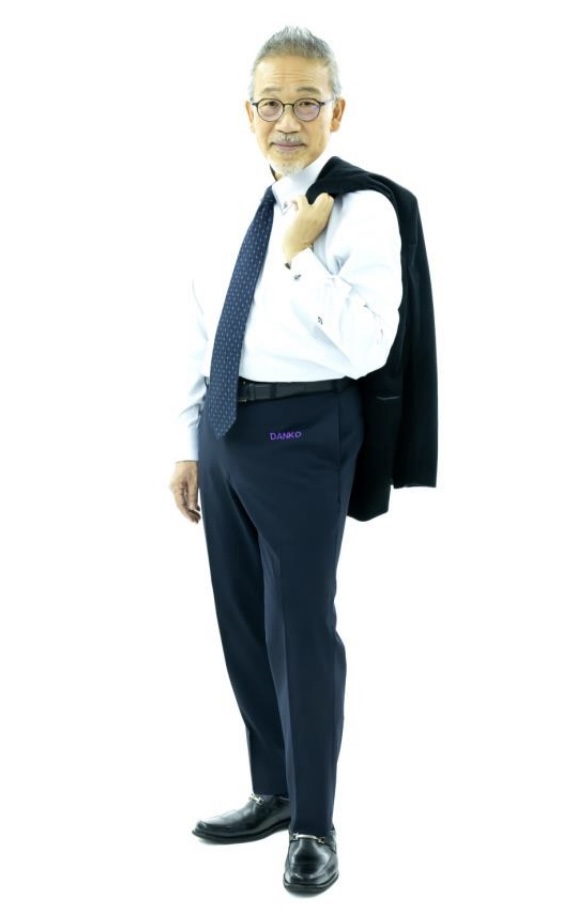 夢川閔巳 近影1