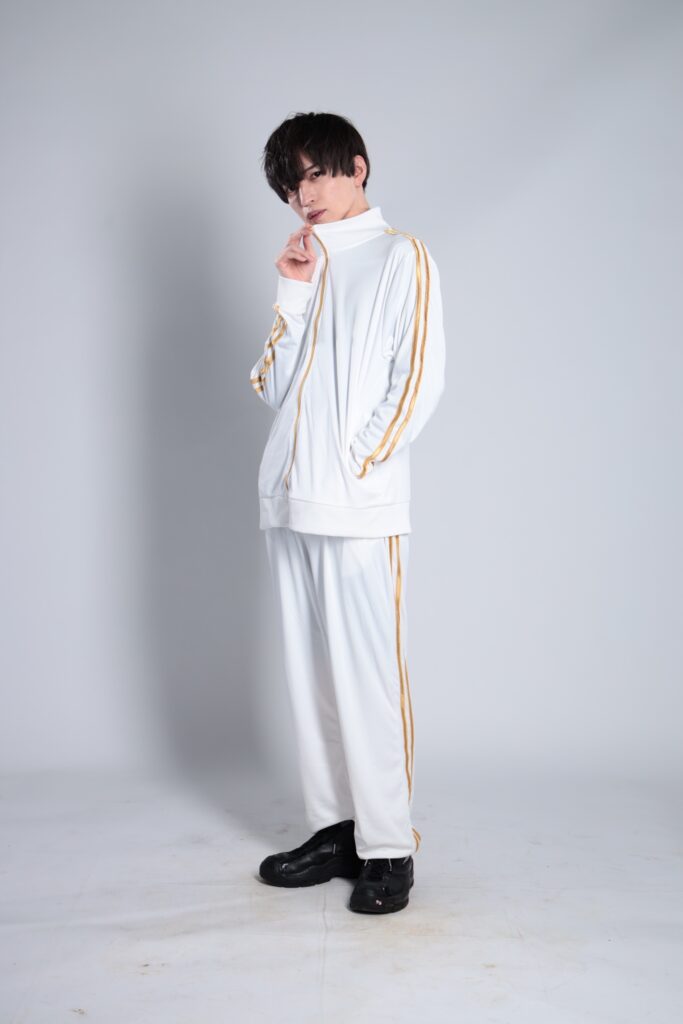 夢川閔巳 近影1